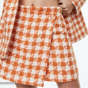 H&M Orange and White Mini Skirt Houndstooth or Checkered Pattern